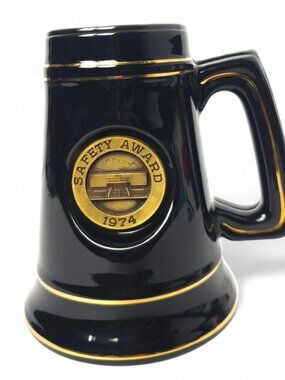 VTG RARE 1974 AMAX Safety Award Mug Mining Metallurgical Lab Black Gold Tankard